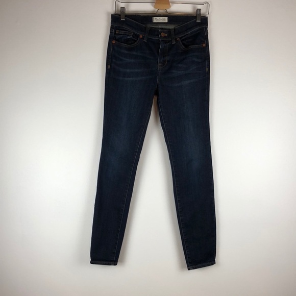 Madewell Denim - Madewell women’s dark wash blue skinny skinny leg 5 pocket jeans Size 28